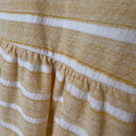 LC Lauren Conrad: Short Sleeve Tee: Yellow Stripe: Large - Picture 4 of 6